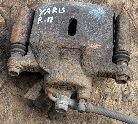 Супорт гальмівний, передній, правий 4773009020 TOYOTA