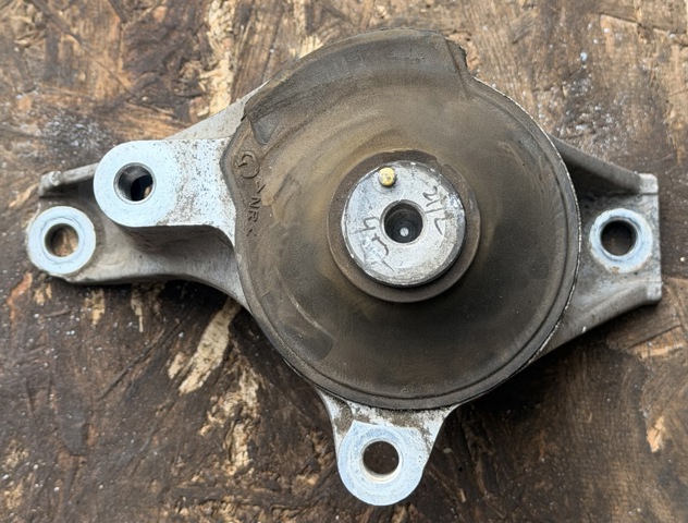 Подушка (опора) двигуна, передня 50820SMGE02 HONDA