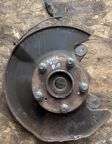 Кулак поворотний передній правий 51211SMGE01 HONDA