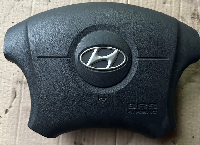 Подушка безопасности (airbag) водительская оригинал hyundai elantra 2005 в хорошем состоянии,отправка любой почтой,гарантия на установку 14 дней 569002D700TK