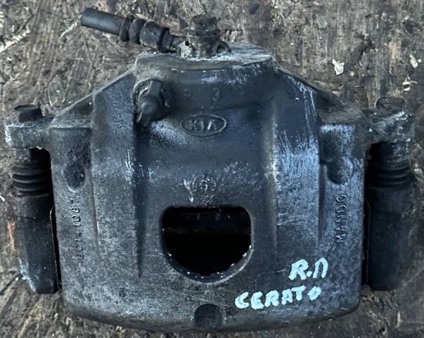 Супорт гальмівний, передній, правий 581302F500 HYUNDAI