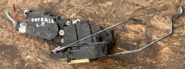 Замок водійських дверей 61032AE030 SUBARU