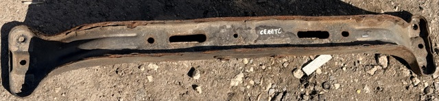 Підрамник задній 626102F000 HYUNDAI