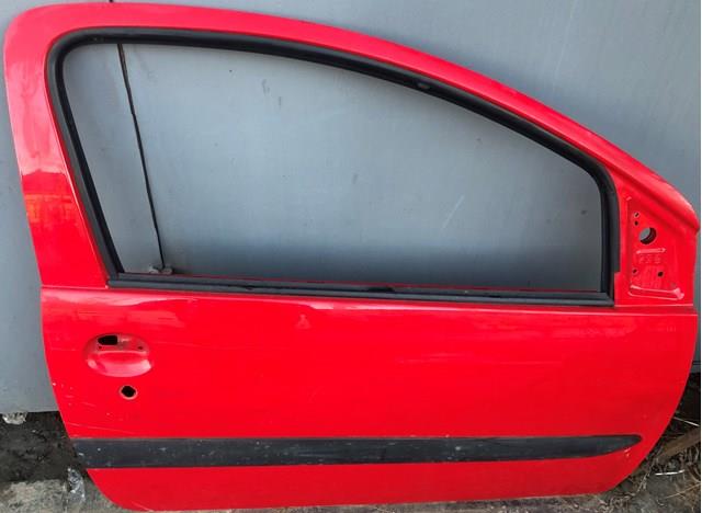 Дверка передня права 670010H020 TOYOTA