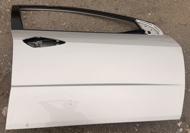 Дверка передня права 67010SMGE00ZZ HONDA