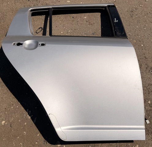 Двері пасажирські задні праві 6800362J00 SUZUKI