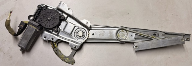Механізм стеклопідйомника водійських дверей 698200D010 TOYOTA