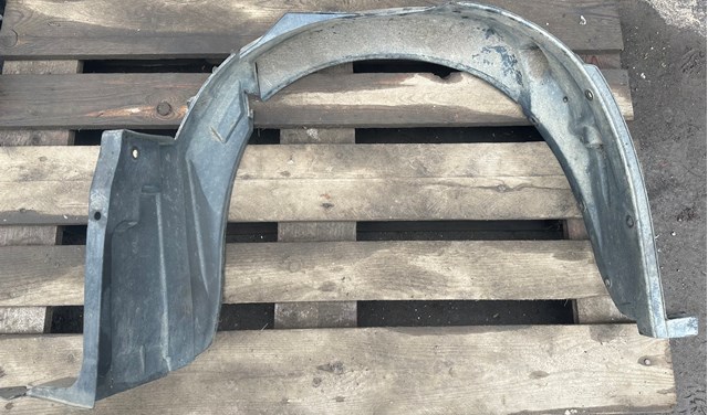 Підкрилок переднього крила, правий 7232151K00 SUZUKI