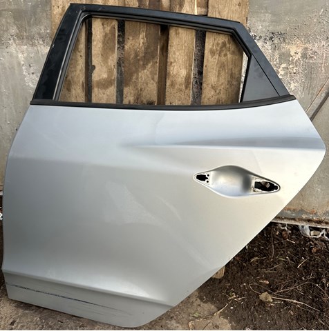 Двері задні, ліві 770032Y000 HYUNDAI