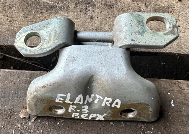 Петля задніх правих дверей 794202D000 HYUNDAI