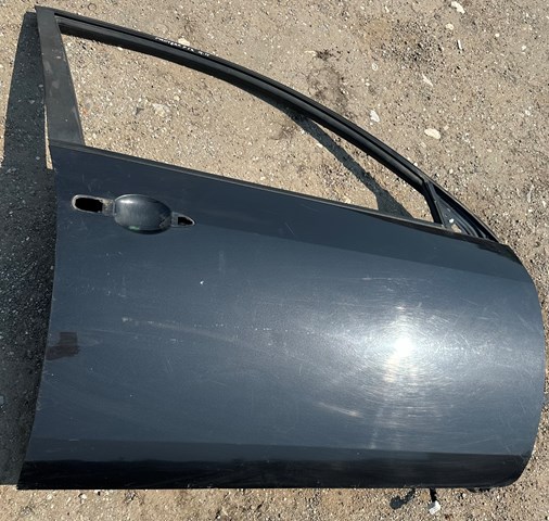 Дверка передня права 80100AV632 NISSAN