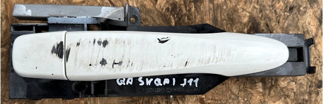 Тримач зовнішньої ручки дверей, передньої правої 806104EA0A NISSAN