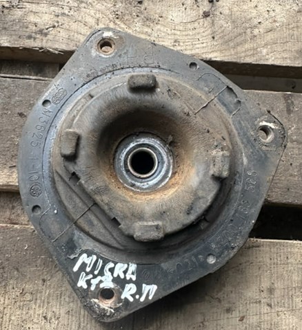 Опора амортизатора переднього правого 8200183568 NISSAN