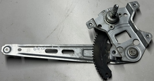 Склопідйомник задніх лівих дверей 834011C000 HYUNDAI