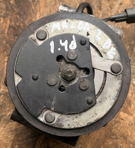 Компресор холодоагенту 8V5119D629D MAZDA