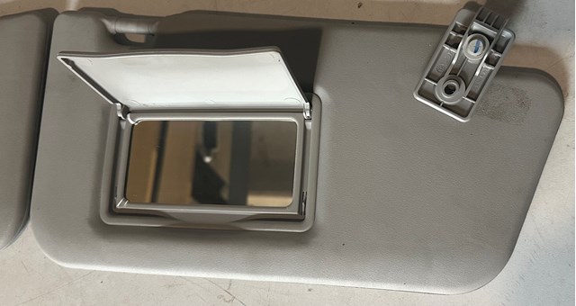 Козирок протисонячний 96400AX210 NISSAN