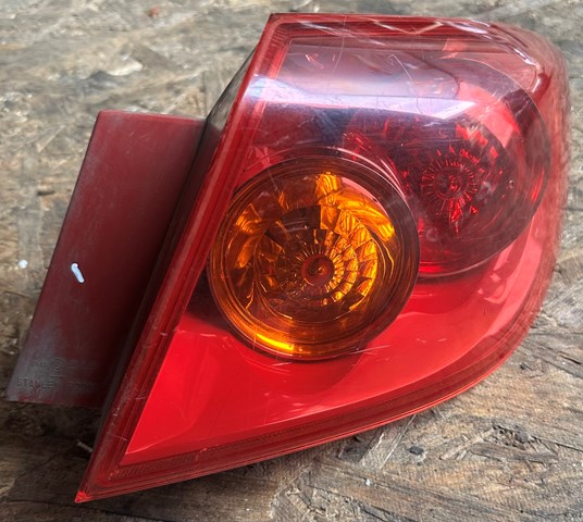 Задній правий зовнішній ліхтар BP4K51150E MAZDA