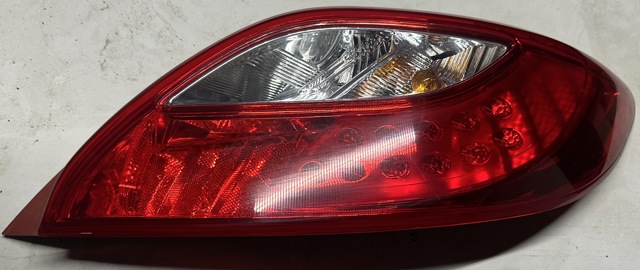 Ліхтар задній правий D65151150G MAZDA