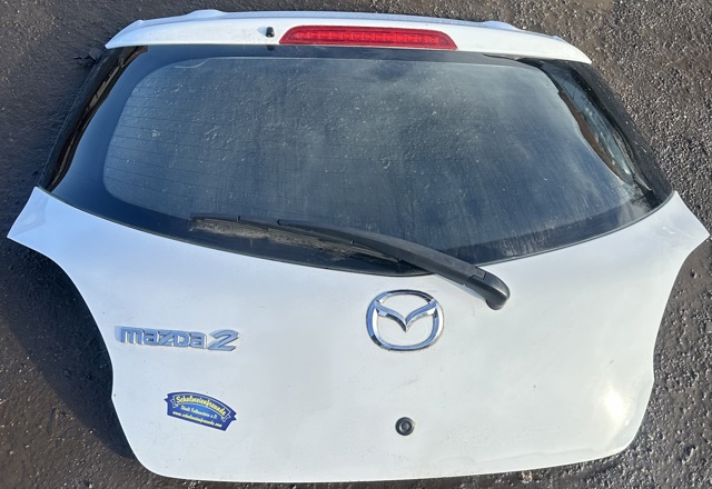 Двері багажника D6Y16202XA MAZDA
