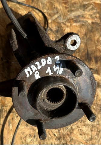 Цапфа передні праві DD323302X MAZDA