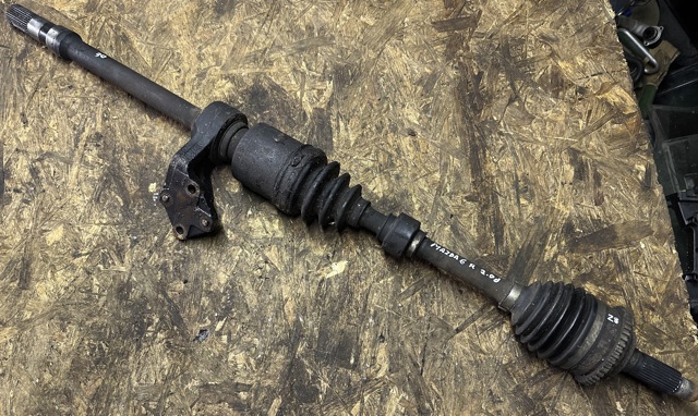 Привід передній правий GD402550XA MAZDA