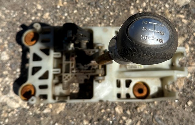 Привід управління механізмом перемикання передач GJ6A46100C MAZDA