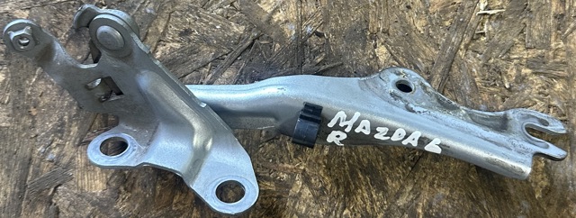 Завіса капота права GJ6A52410A MAZDA