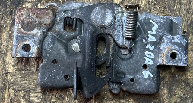 Замок капота GJ6A56620B MAZDA