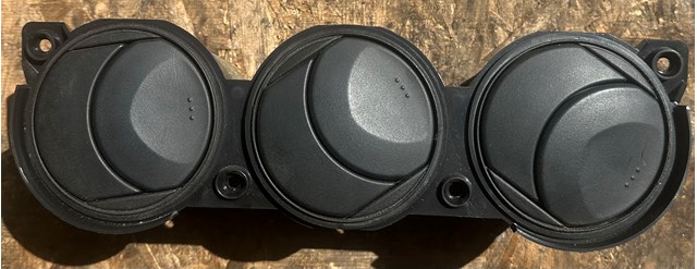 Вентиляція передка GJ6A6493002 MAZDA