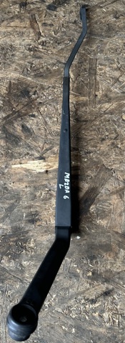 Поводок двірника GJ6A67321A MAZDA