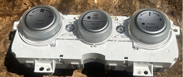 Блок управління пічкою GJ6G61190A MAZDA
