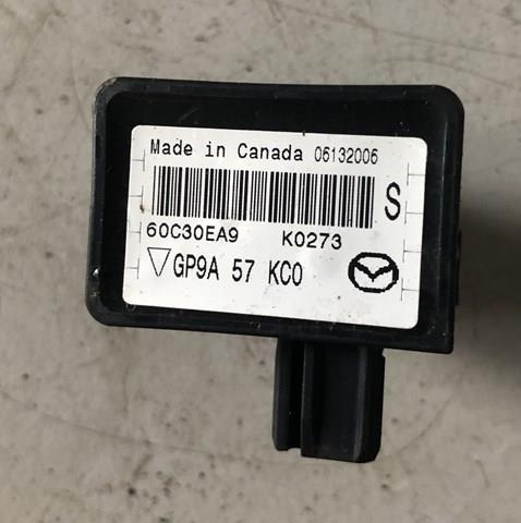 Датчик AIRBAG передній GP9A57KC0 MAZDA