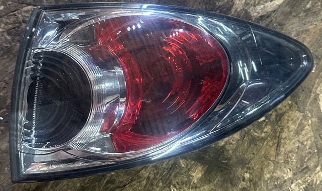 Ліхтар задній правий, зовнішній GR4B51150 MAZDA