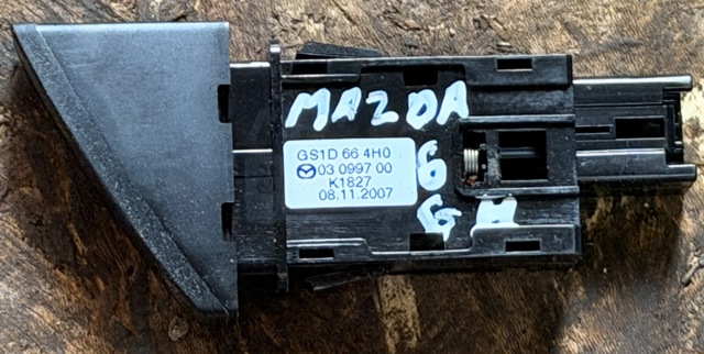 Кнопка аварійки GS1D664H0 MAZDA