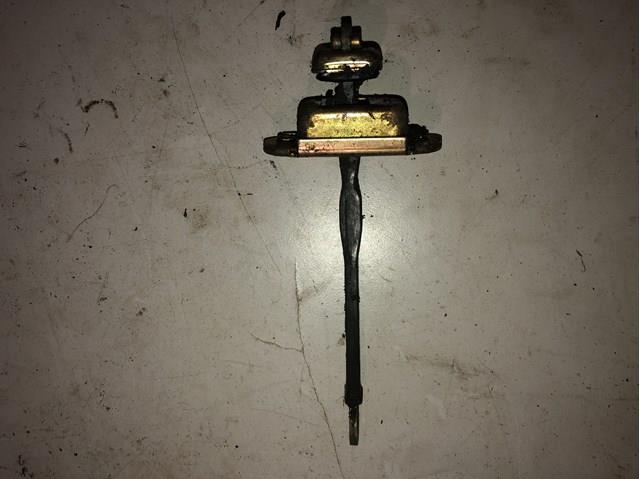 Обмежувач відкриття дверей, передній MB927285 MITSUBISHI