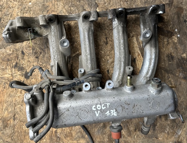 Колектор впускний MD323130 MITSUBISHI