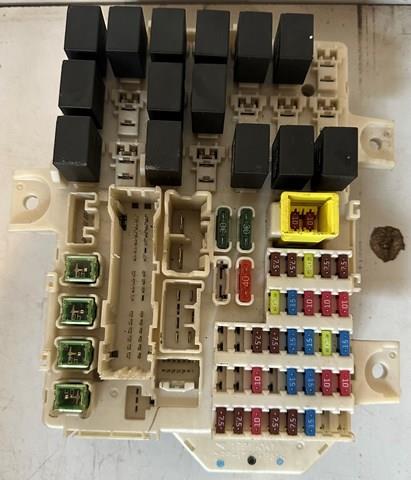 Корпус запобіжників MN108319 MITSUBISHI