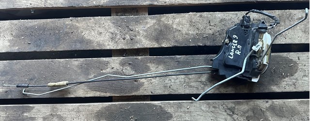 Замок передніх пасажирських дверей MN159934 MITSUBISHI