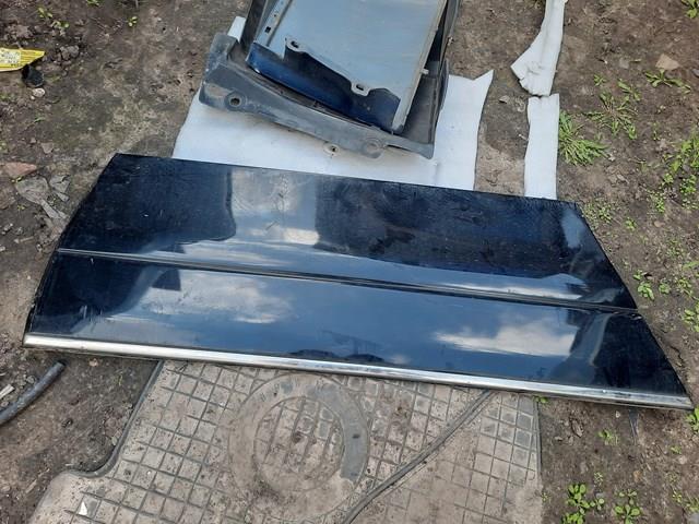 Накладка задніх правих дверей 1406907640 MERCEDES