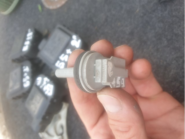 Датчик температури випарювача 1J0907543A VAG