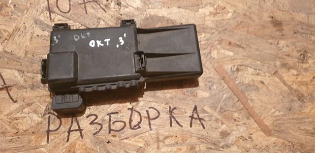 Корпус запобіжників 1J0937550 VAG