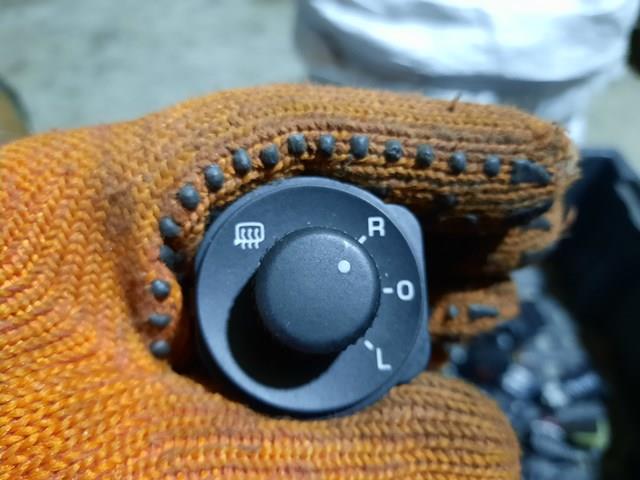 Блок управління дзеркалами заднього виду 1Z2959565A VAG