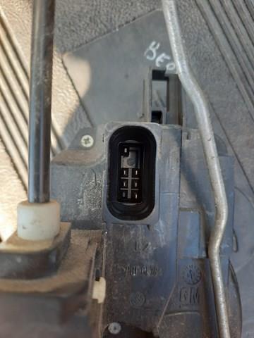 Замок водійських дверей 24447342 OPEL