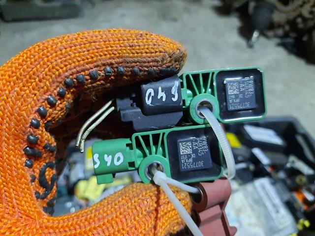 Датчик Ейрбег передній 30775521 VOLVO