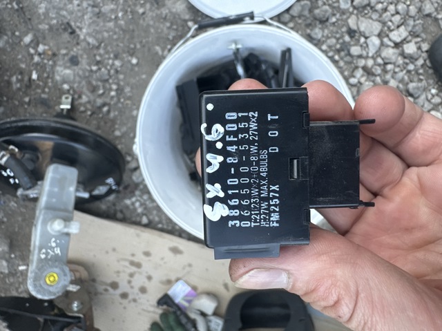Автомобільні реле поворотів 3861084F00 SUZUKI