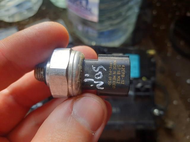 Датчик тиску 42CP812 HYUNDAI