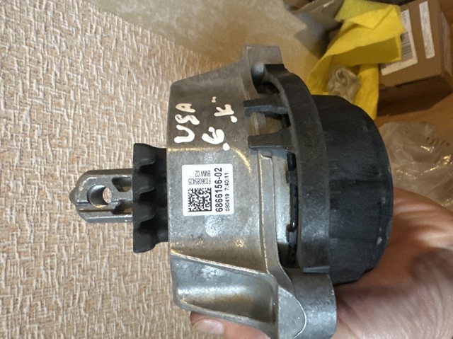 Права подушка двигуна 6883514 BMW