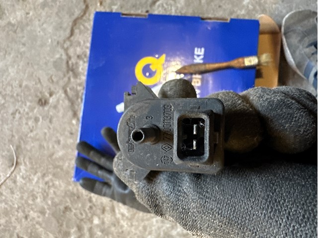 Клапан соленоїд регулювання заслонки EGR 7700113709 RENAULT