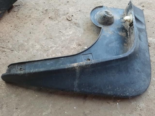 Бризговик задній, лівий 868413K000 HYUNDAI
