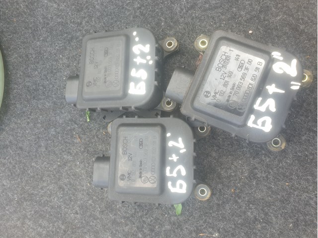 Двигун заслінки печі 8D1820511B VAG